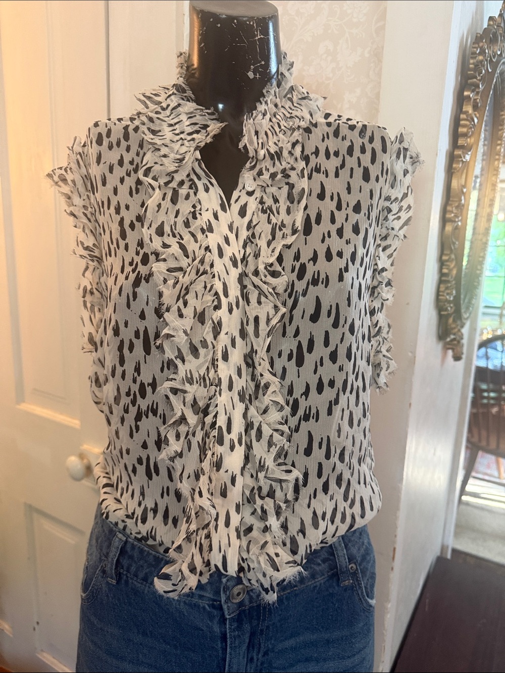 7 For All Mankind Sleeveless Ruffle Neck Front Blouse in Snow Leopard Large